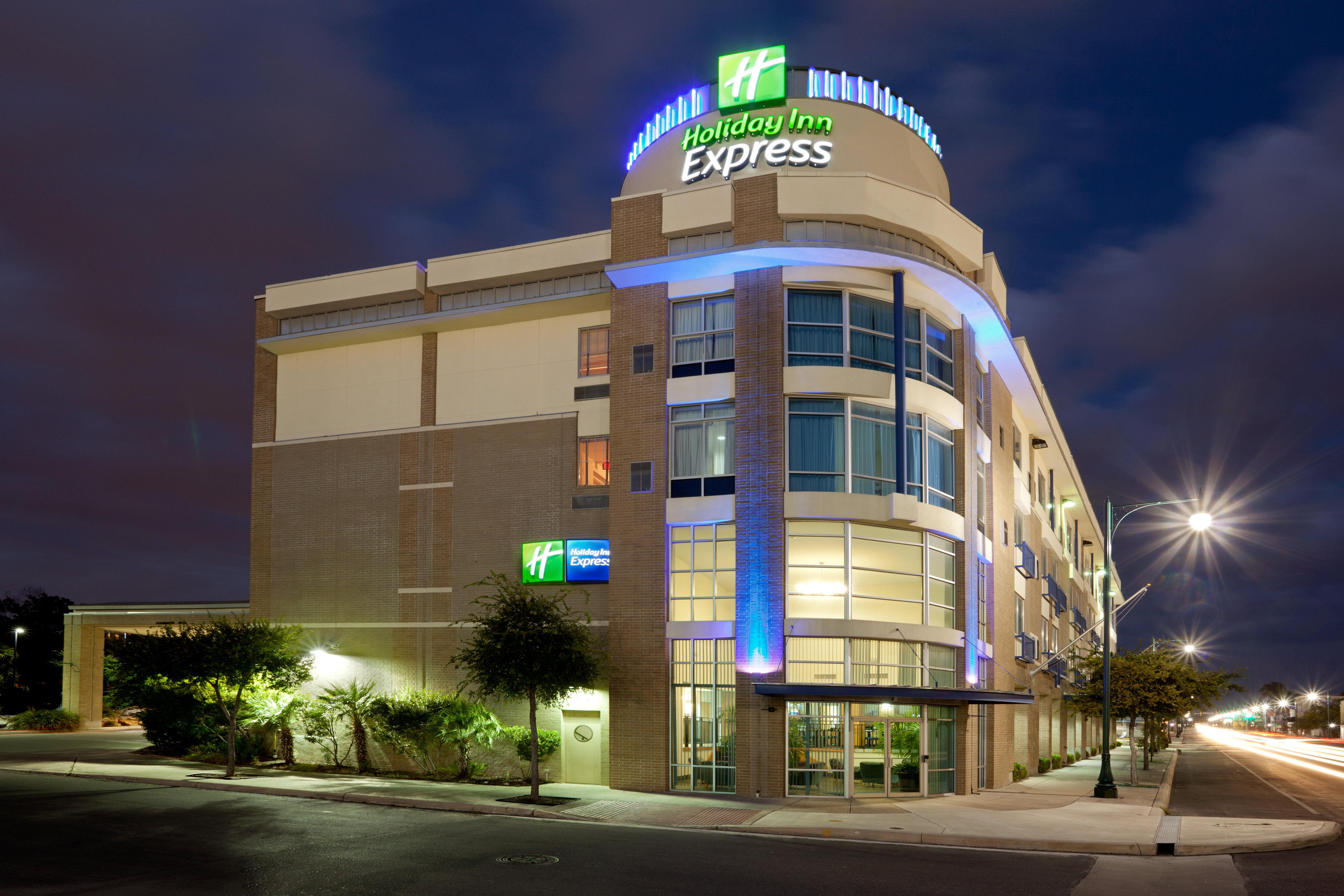 Holiday Inn Express Hotel & Suites San Antonio - Rivercenter Area By Ihg Экстерьер фото